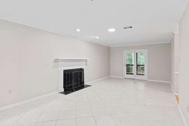 Building Photo - 328 Old Salem Way