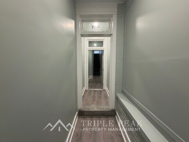 Foto del edificio - 1031 DeKalb St