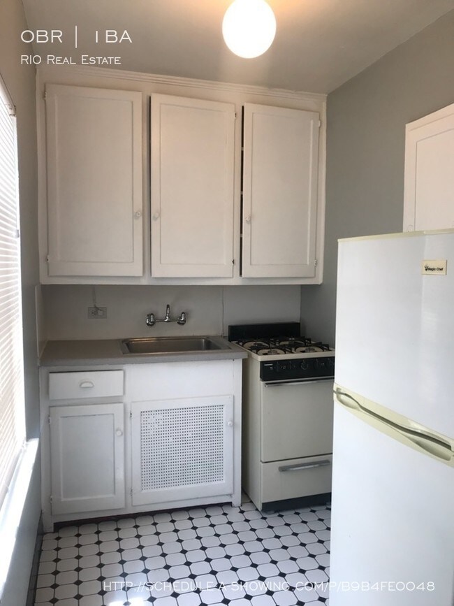 Foto del edificio - 1563 N Washington St