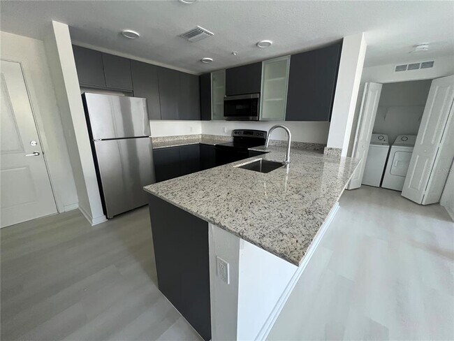 Foto del edificio - 5592 Millennia Park Dr