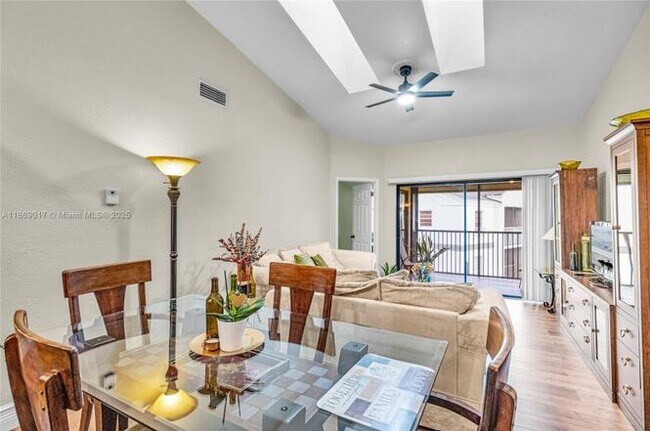 Foto del edificio - 2511 NW 56th Ave