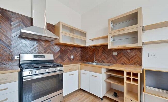 Foto del edificio - 4106 S Lake Park Ave