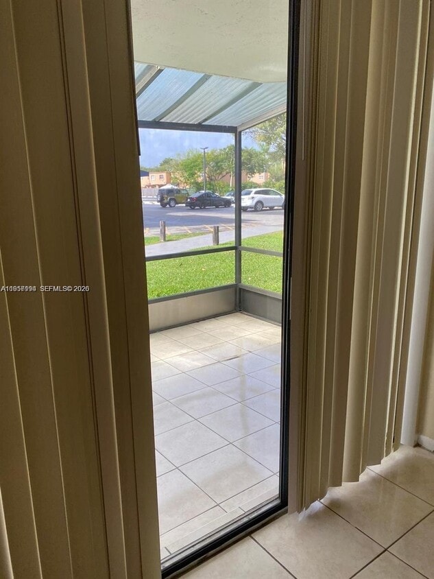 Foto del edificio - 8215 SW 152nd Ave