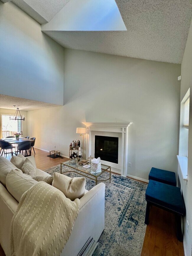 Building Photo - Gorgeous 4 Bedroom Home in Wagon Trails Neighborhood with Walking Trail Access!