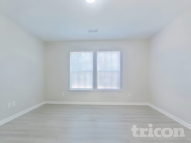 Building Photo - 344 Longfellows Ln