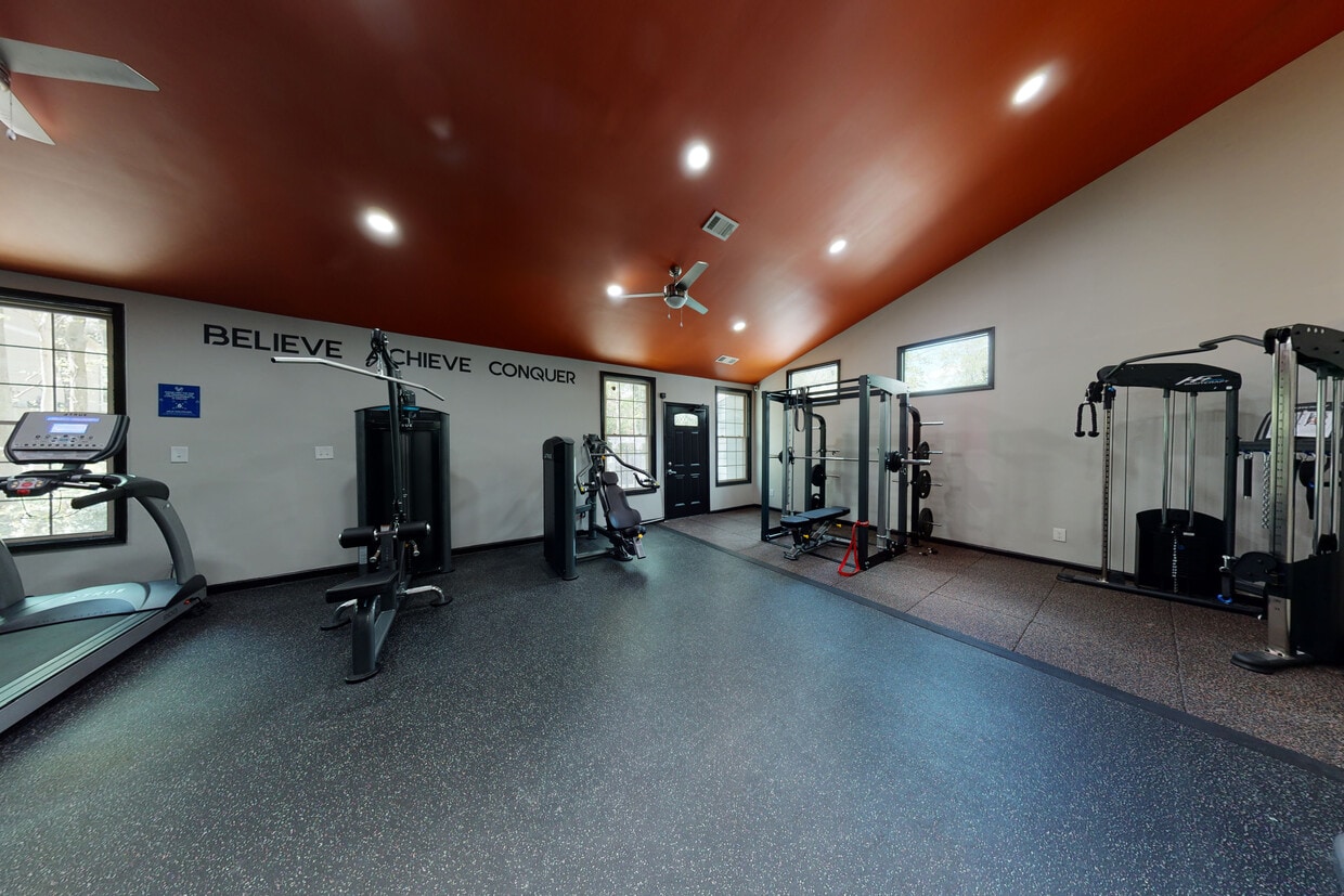 Photo - Crest at East Cobb Apartments