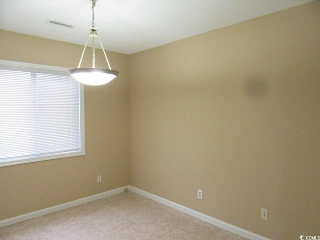 Foto del edificio - 1450 Turkey Ridge Rd