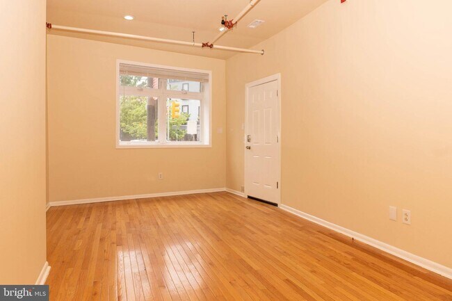 Building Photo - 1542 E Passyunk Ave