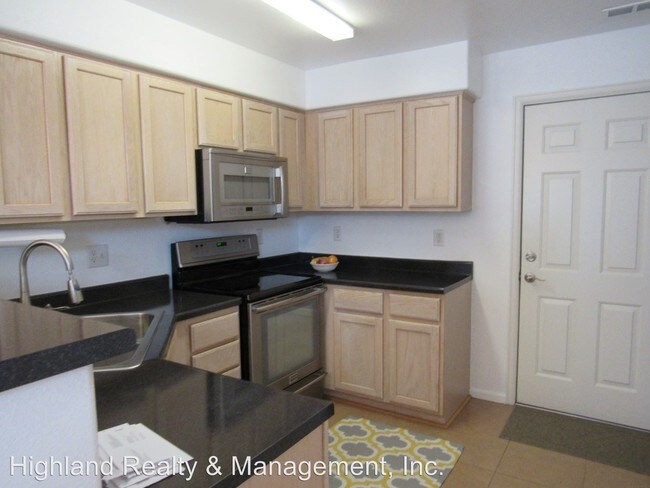 Foto del edificio - 2 br, 2.5 bath House - 1349 w 112th Ave #D