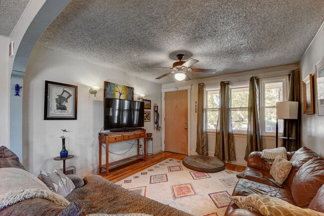 entrance - 1396 Meade St