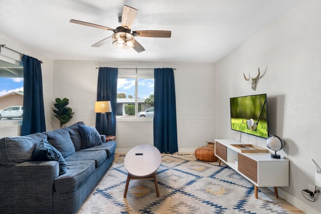 Foto del edificio - 3314 N 66th Pl