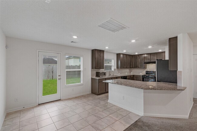 Building Photo - 647 Ash Mill Dr