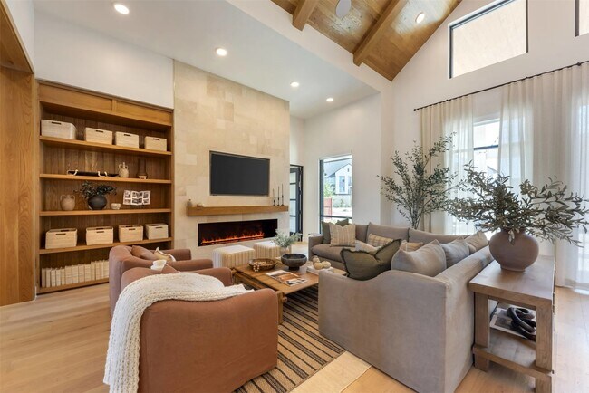 Foto del edificio - 2908 E Howard Ln