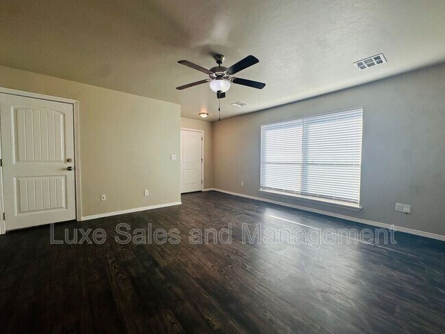 Foto del edificio - 595 Washington Ave NW