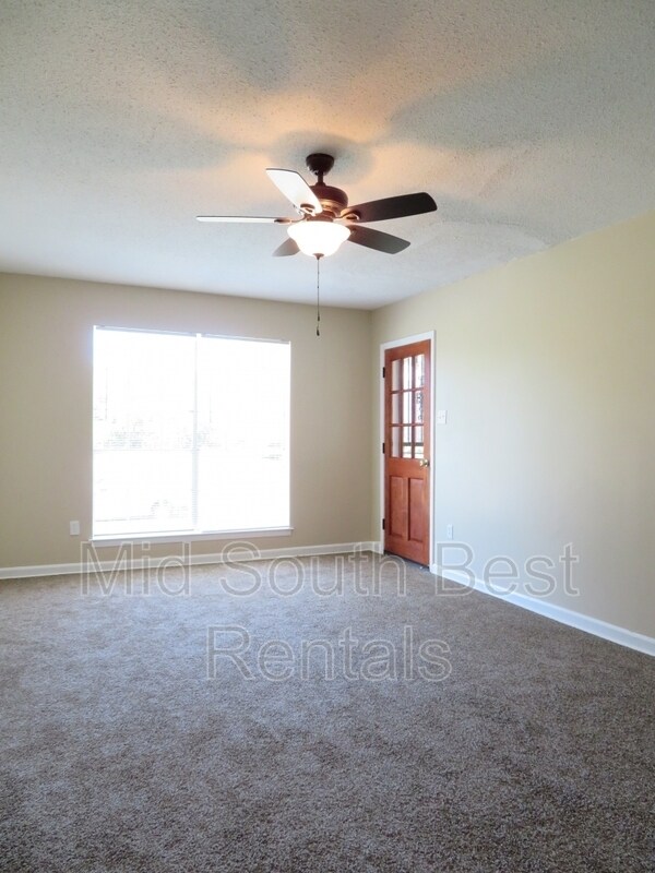 Foto del edificio - 5656 Myers Rd