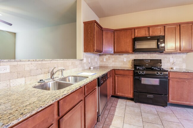 Foto del edificio - 2416 NW 195th St