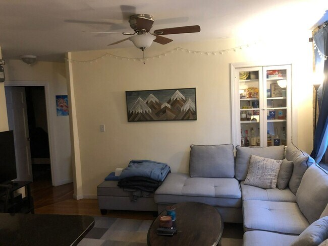 Foto del edificio - Check out this 2 bed in the North End...