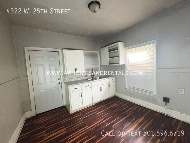 Foto del edificio - 4322 W 25th St