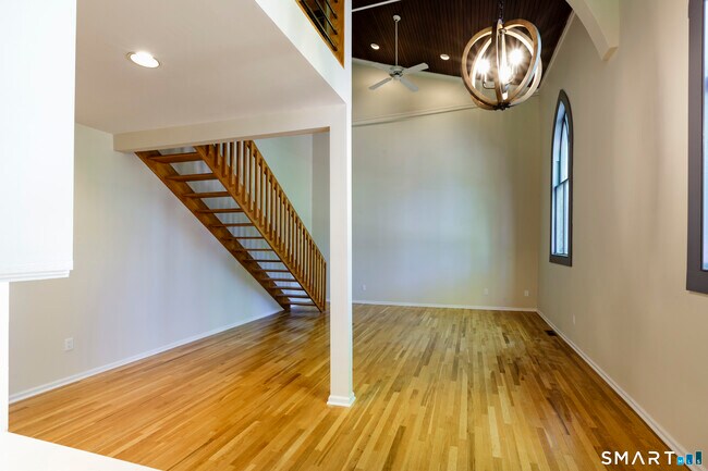 Foto del edificio - 161 Whitfield St