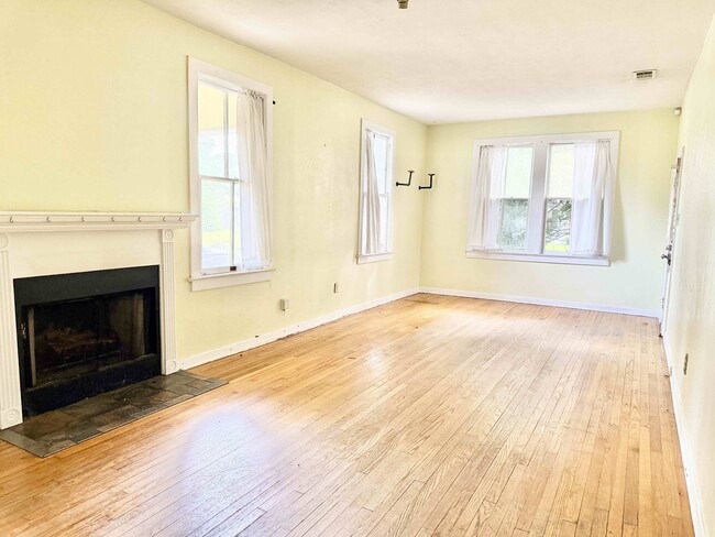 Building Photo - 2090 Broussard St