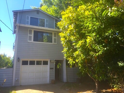 Primary Photo - Spacious Townhome on Phinney - Fantastic V...