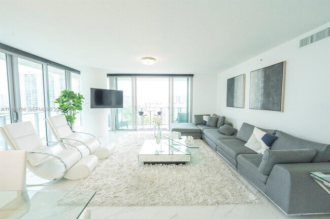 Building Photo - 300 Sunny Isles Blvd