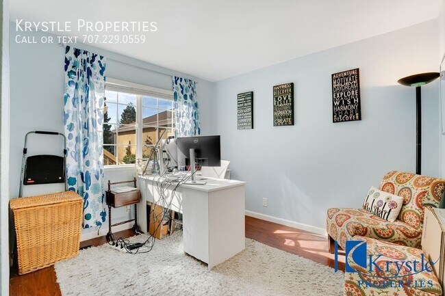 Building Photo - Beautifull Benicia Condo with Garage