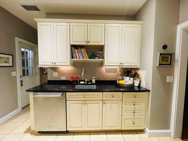 Foto del edificio - 805 2nd St N