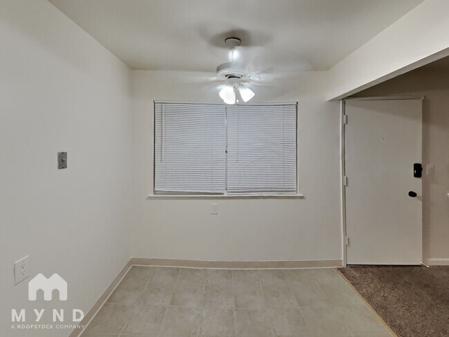 Foto del edificio - 870 Burbank Dr
