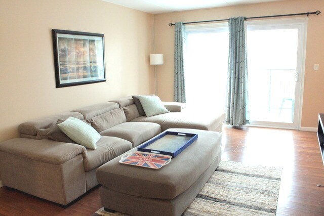 Living room looking toward balcony - 809 E Miner Street