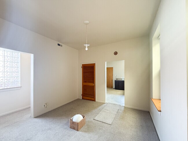 Foto del edificio - 839 S Carpenter St