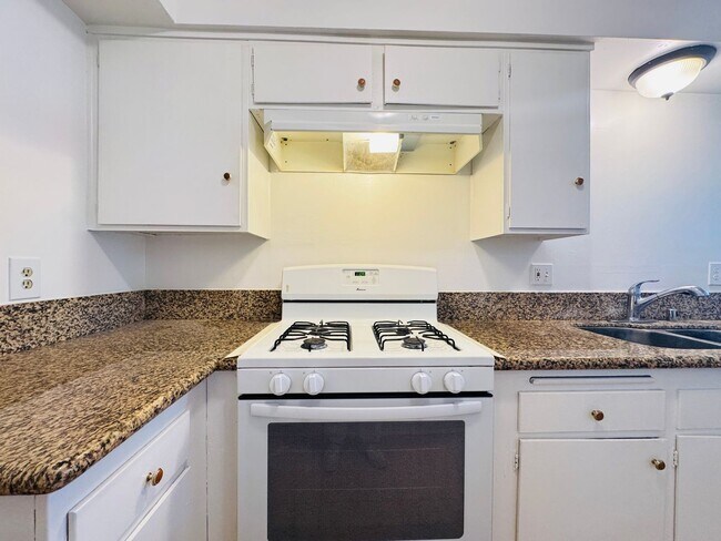 Foto del edificio - 2340 W Greenacre Ave