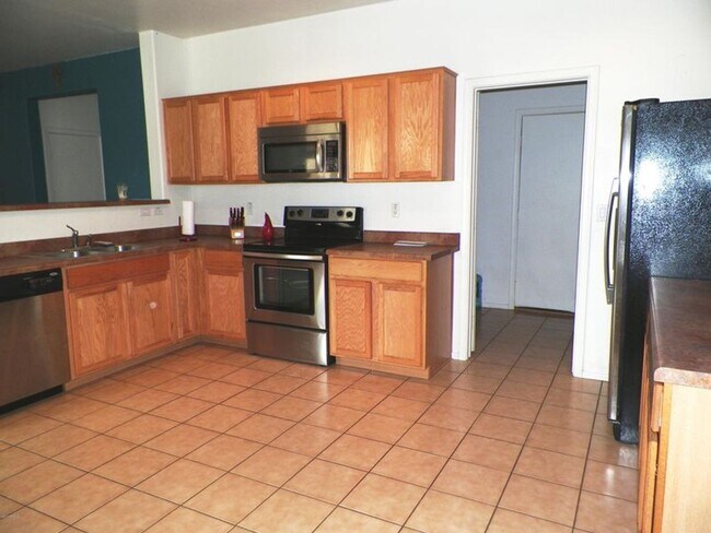 Building Photo - Charming 4 bed home in Laveen near school ...
