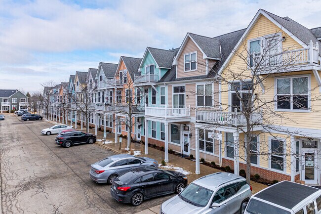 Alternate Image - 1719 Town Center St
