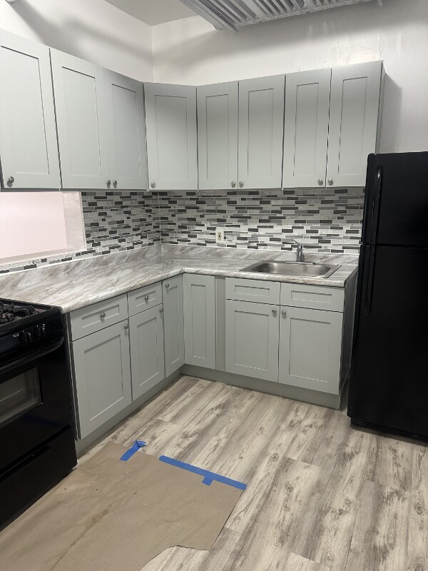 Photo - 2327 E 70th St (Chicago, IL)