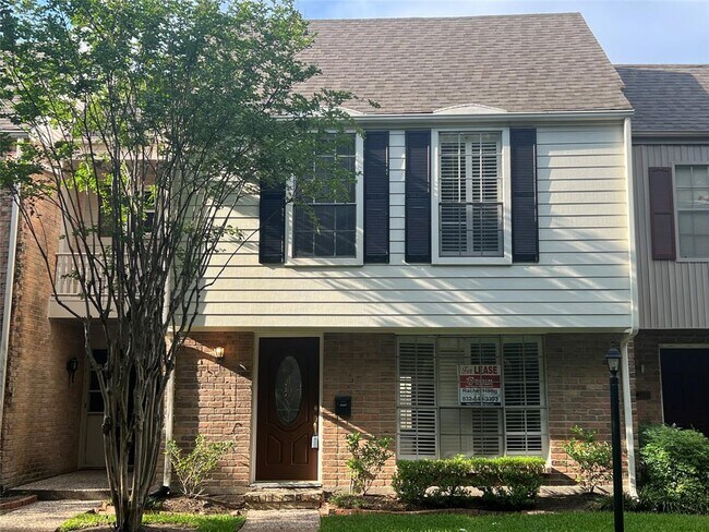 Building Photo - 13192 Trail Hollow Dr