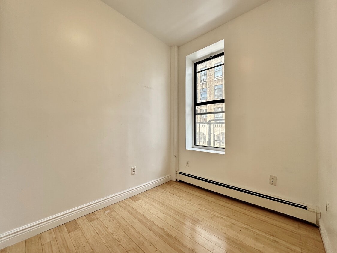 Building Photo - 344 W 52nd St