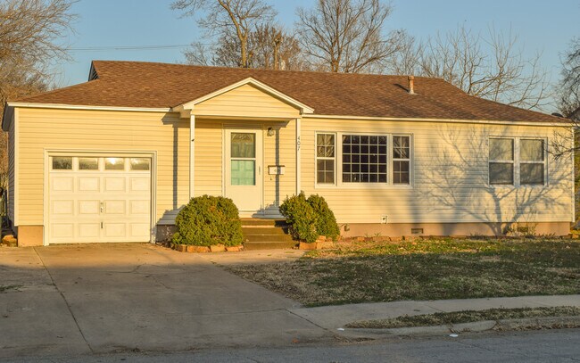 Hogar acogedor - 407 N Cedar St