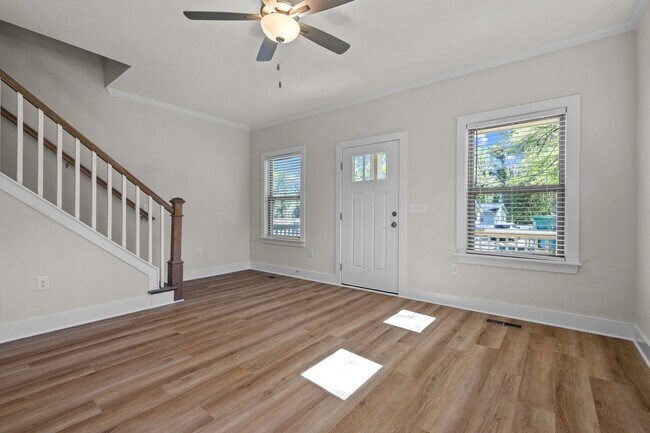 Foto del edificio - Modern amenities meet Cozy charm!  3 Bedro...