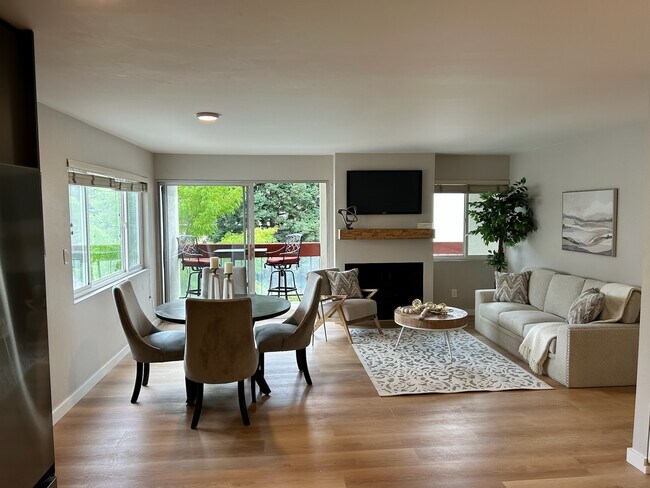 Living Room + Dining Room - 2005 Pleasant Valley Ave