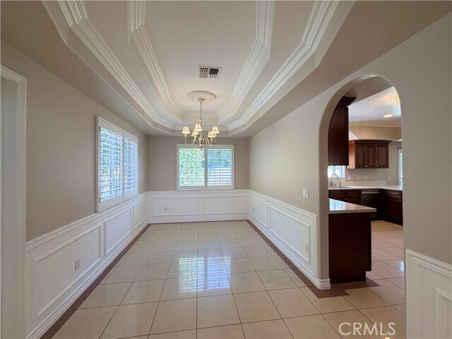 Building Photo - 5618 Encinita Ave