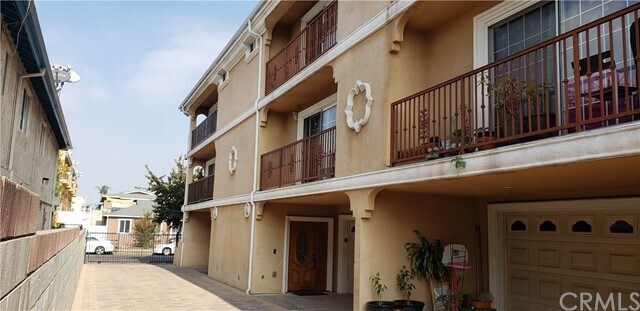 Foto del edificio - 1614 W 207th St