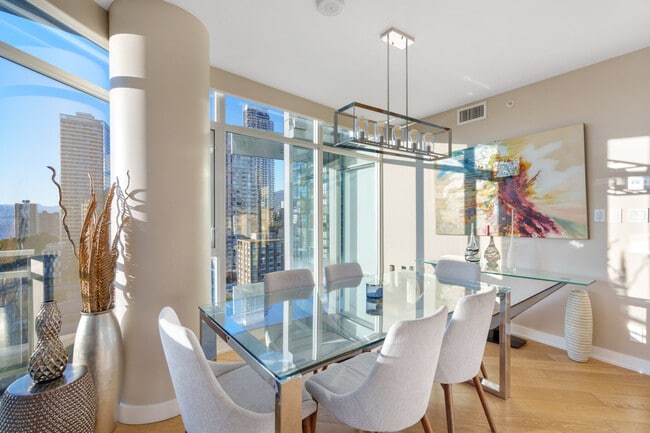 Building Photo - 1372 Seymour St