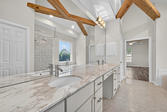 Building Photo - 22014 Mission Hills Ln