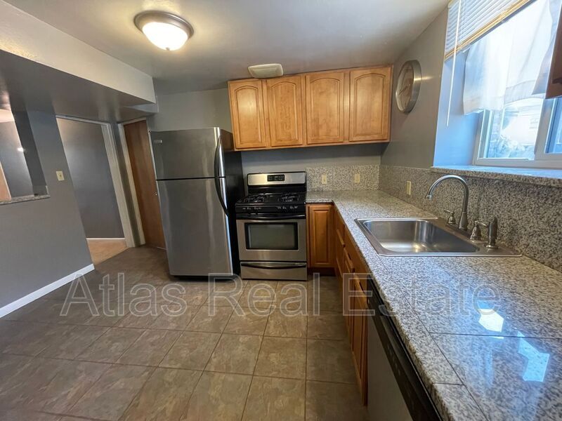 Foto principal - 1833 Hooker St