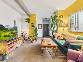 Building Photo - 1148 13th Av E