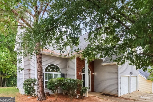 Foto del edificio - 4560 Ferncrest Pl