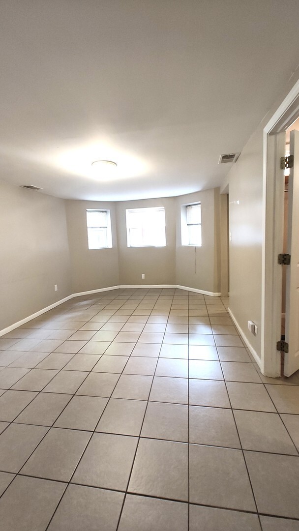 Foto del edificio - 3643 S Hermitage Ave