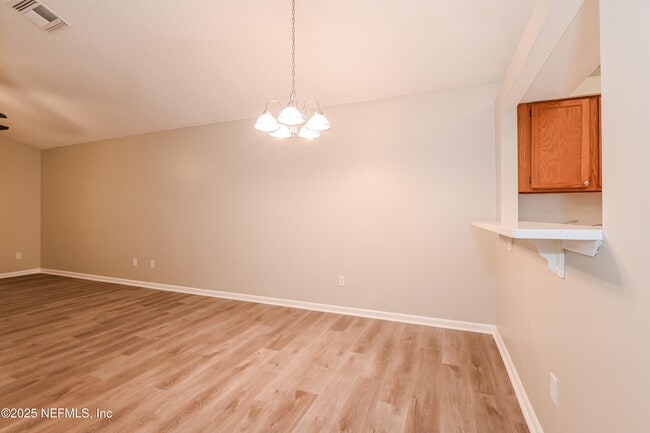 Foto del edificio - 12595 Ashmore Green Dr N