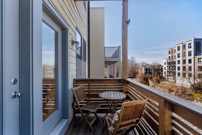 Foto del edificio - 171 W 4th St